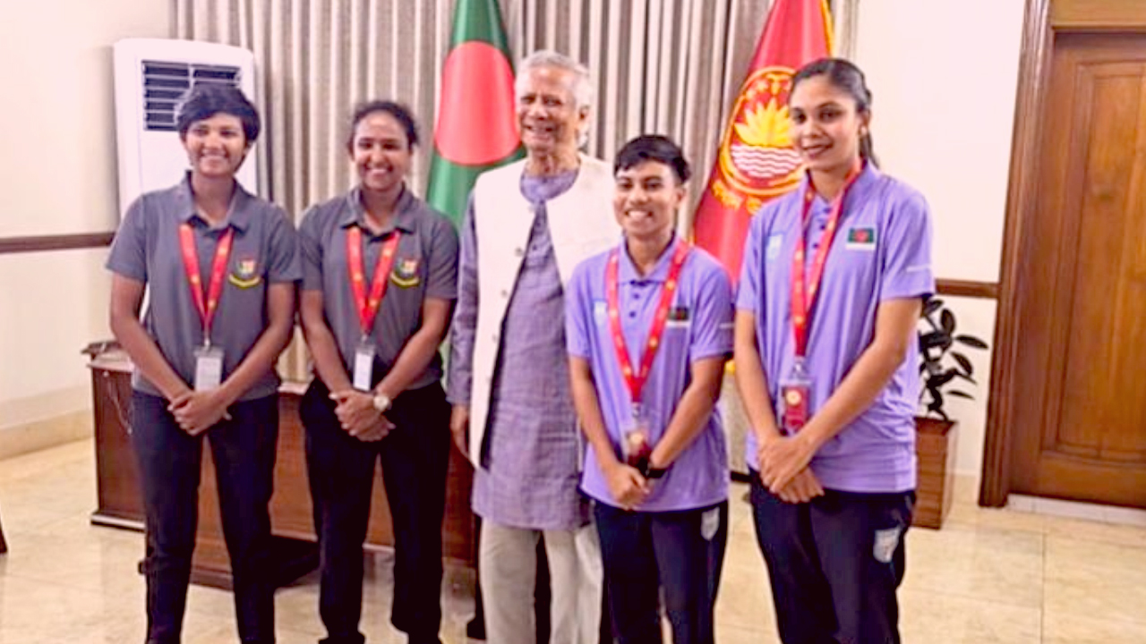 প্রধান উপদেষ্টা ড. মুহাম্মদ ইউনূসের কাতার সফরে সঙ্গী হচ্ছেন চার নারী ক্রীড়াবিদ-newsedge24