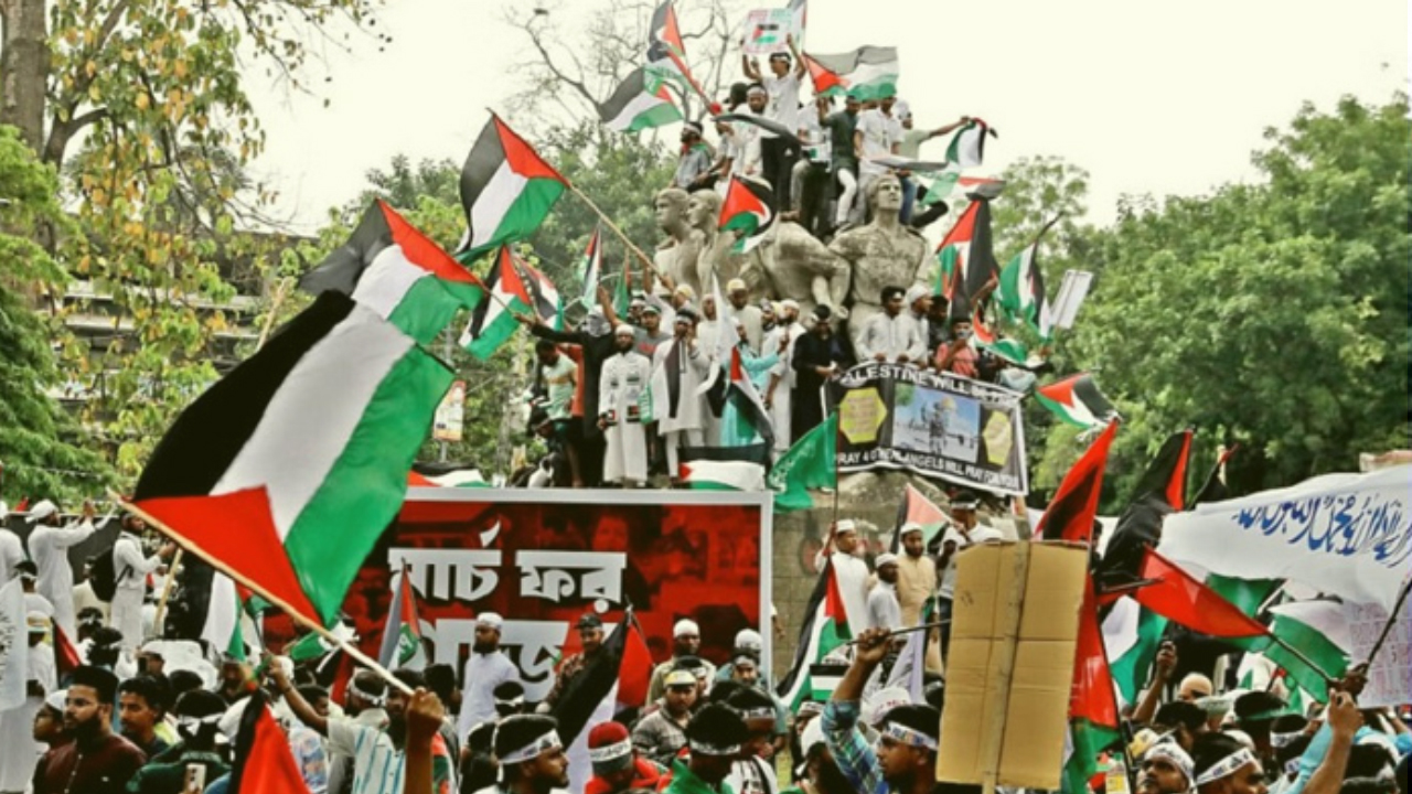 মার্চ ফর গাজা: সোহরাওয়ার্দী উদ্যান কানায় কানায় পূর্ণ, মূল আয়োজন শুরু
