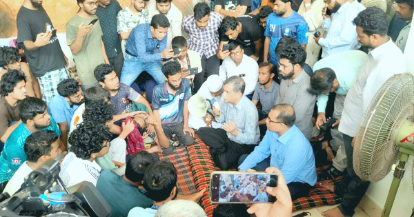 শিক্ষা উপদেষ্টার অনুরোধে সাড়া দেননি কুয়েট শিক্ষার্থীরা-newsedge24
