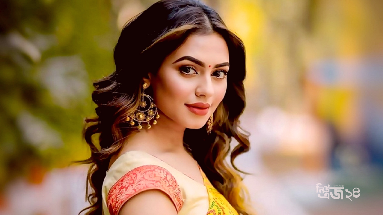 চিত্রনায়িকা নুসরাত ফারিয়া-newsedge4