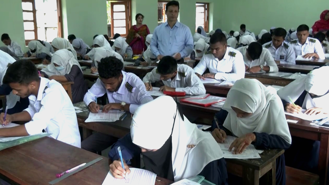 এইচএসসি ও সমমানের পরীক্ষা স্থগিত-newsedge4