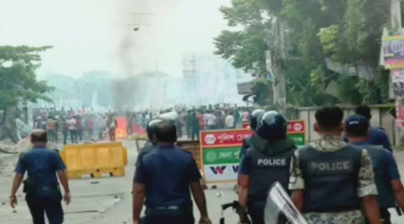 গোপালগঞ্জ সমাবেশ শেষে ফেরার পথে এনসিপির গাড়ি বহরে হামলা-newsedge24