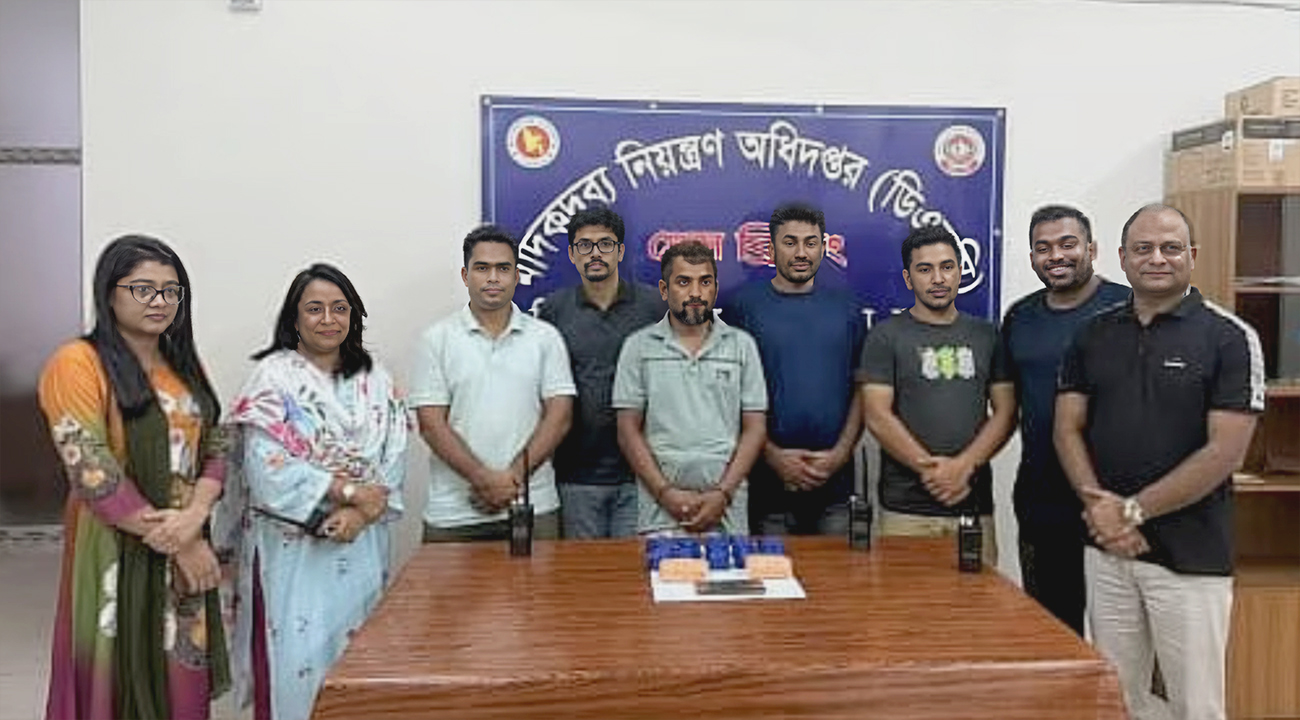 মাদক বিক্রেতার চেক আত্মসাতের অভিযোগে ৪ কর্মকর্তা প্রত্যাহার-newsedge24