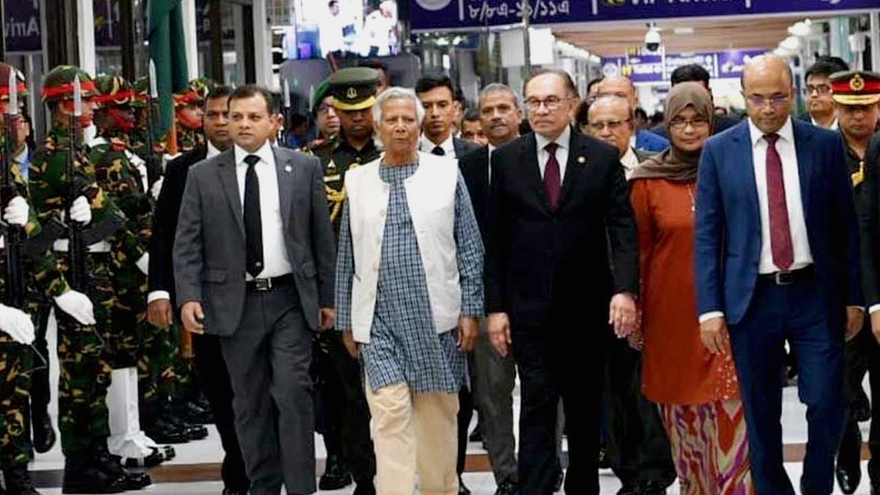 তিনদিনের রাষ্ট্রীয় সফরে মালয়েশিয়া গেলেন প্রধান উপদেষ্টা-newsedge4