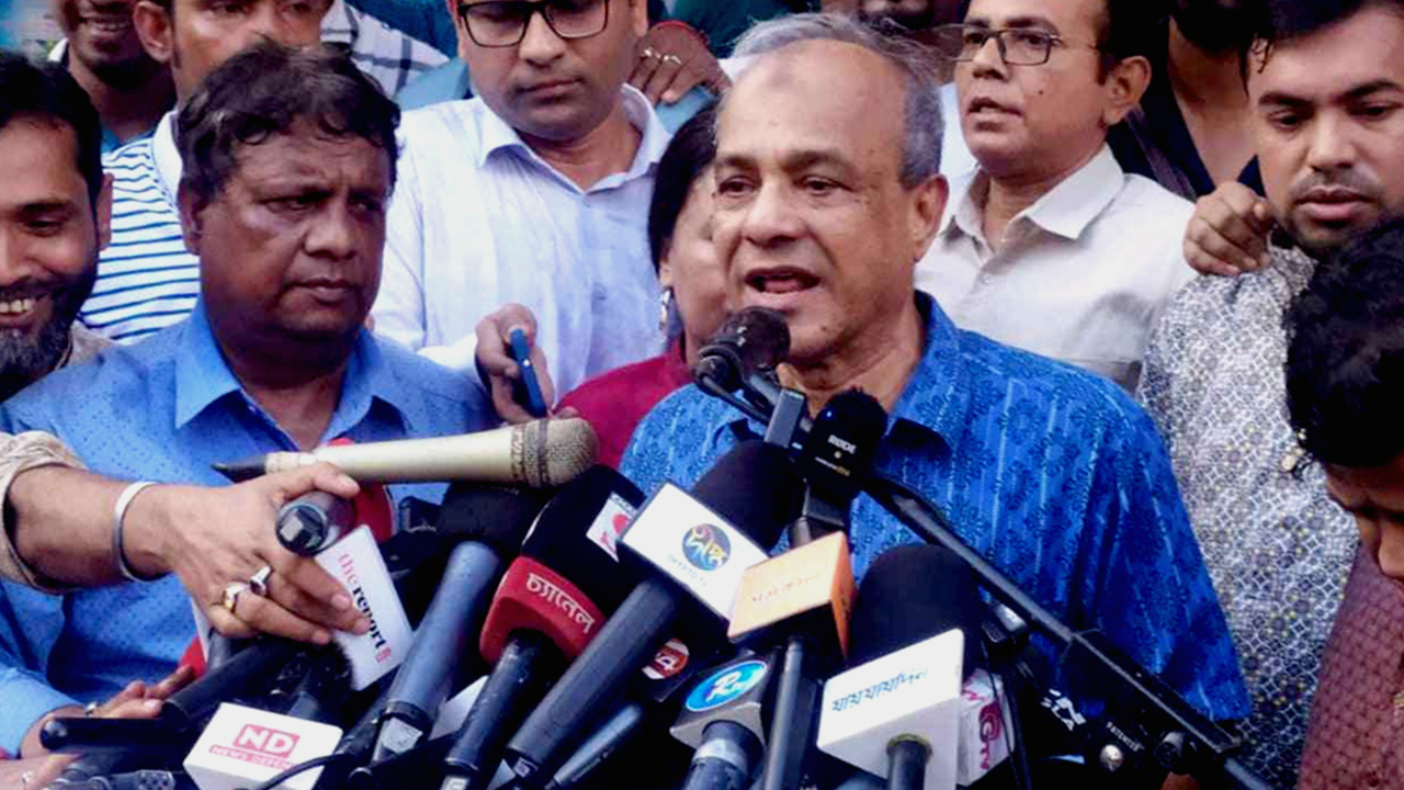 শারদীয়-দুর্গাপূজা-নিরাপত্তার-ঝুঁকি-স্বরাষ্ট্র-উপদেষ্টা-newsedge4