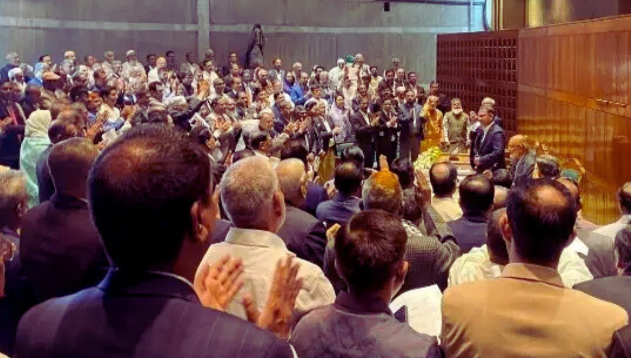 শুল্কমুক্ত গাড়ি ও সরকারি প্লট না নেওয়ার ঐতিহাসিক ঘোষণা বিএনপির