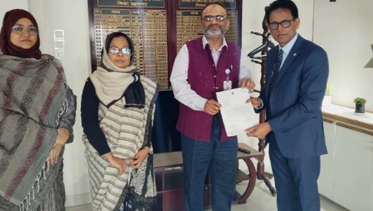 পদত্যাগ করেছেন ঢাবি উপাচার্য নিয়াজ আহমদ খান-newsedge24