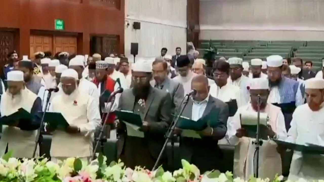 শপথ নিলেন জামায়াতে ইসলামীর নবনির্বাচিত এমপিরা-newsedge4