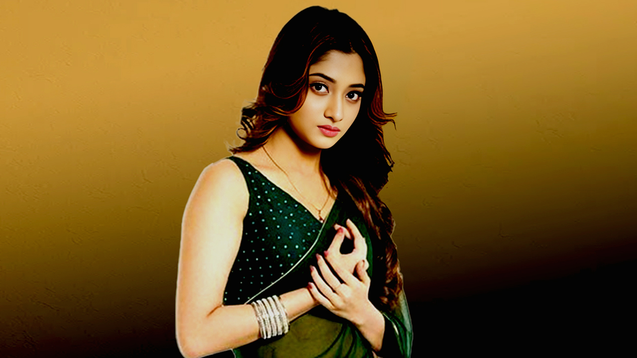 পূজা চেরি-newsedge4